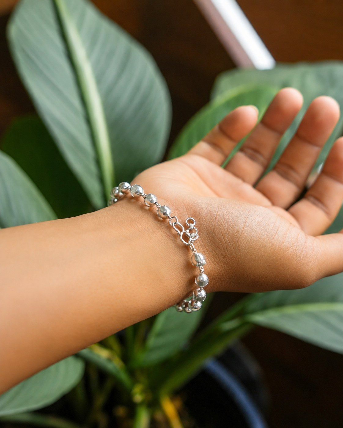Alookaran Silver Sphadikam Single Layer Bracelet