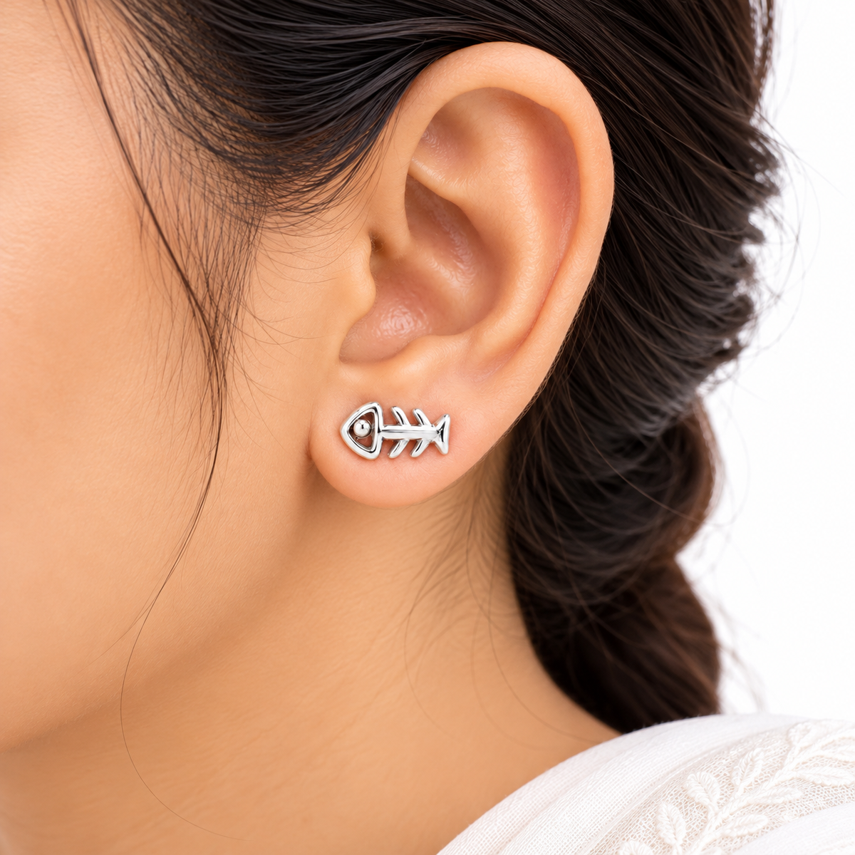 925 Sterling Silver Fishbone Stud Earrings